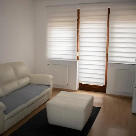 Csalogány Apartman *