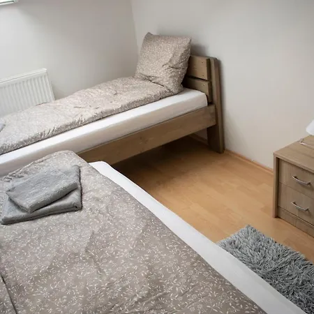 Csalogány Apartman *